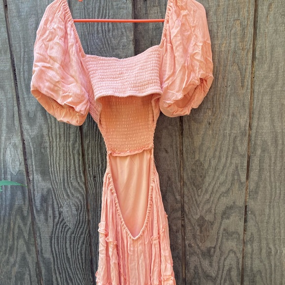 Willow Root Crepe Backless Dress with Balloon Sleeves - Picture 2 of 3